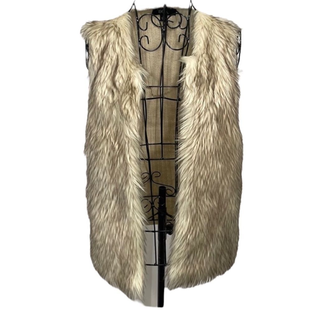 BCX Light colored faux fur vest size XS
